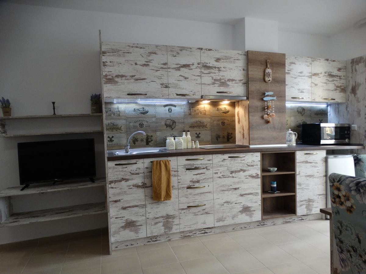 Lora Boutique Apartment Pomorie Exterior photo