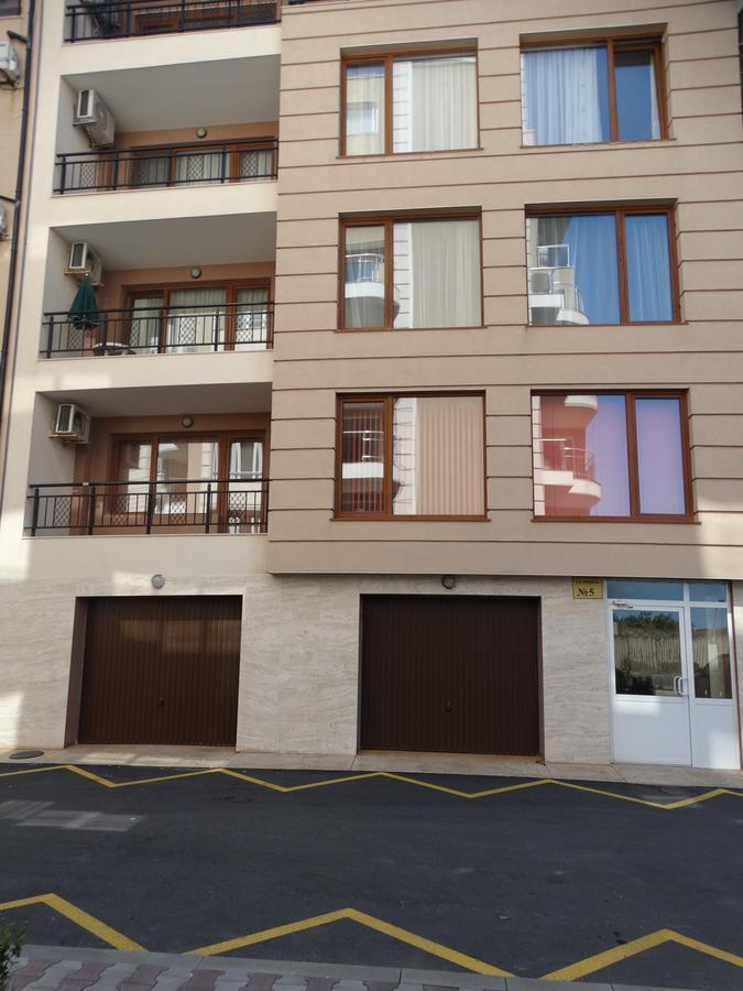 Lora Boutique Apartment Pomorie Exterior photo